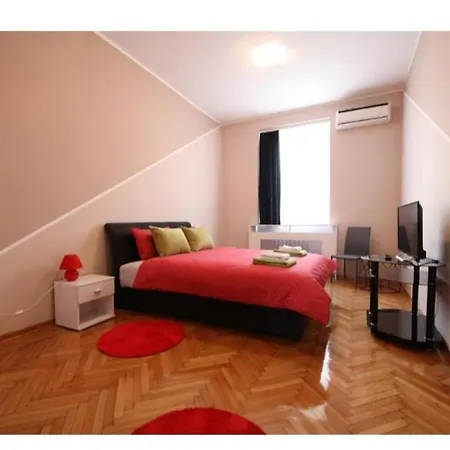 Fine Aparthotel